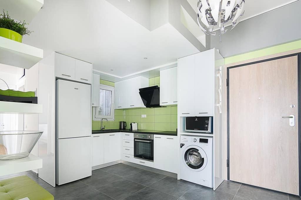 Brand New Stylish 2 Bedroom Apartment Athena Bagian luar foto