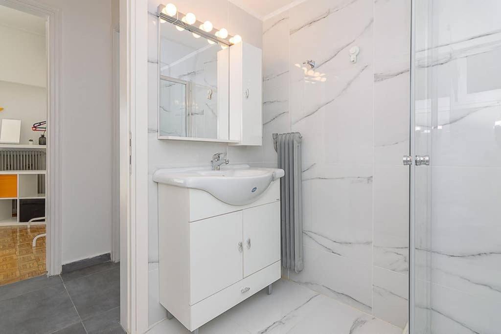 Brand New Stylish 2 Bedroom Apartment Athena Bagian luar foto